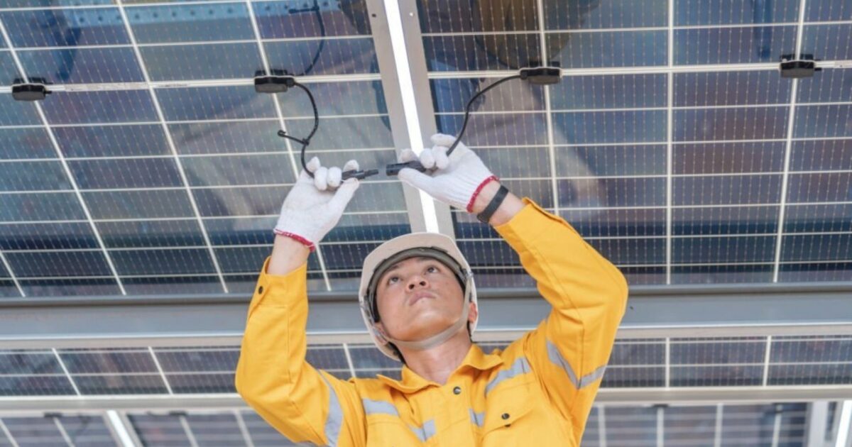 Enerji Verimliliği Artırma Yolları İşletmenizin Karbon Ayak İzini Azaltın